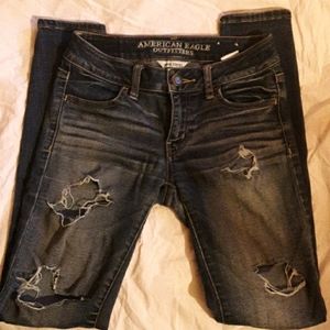 AE Distressed Skinny Jegging Jeans